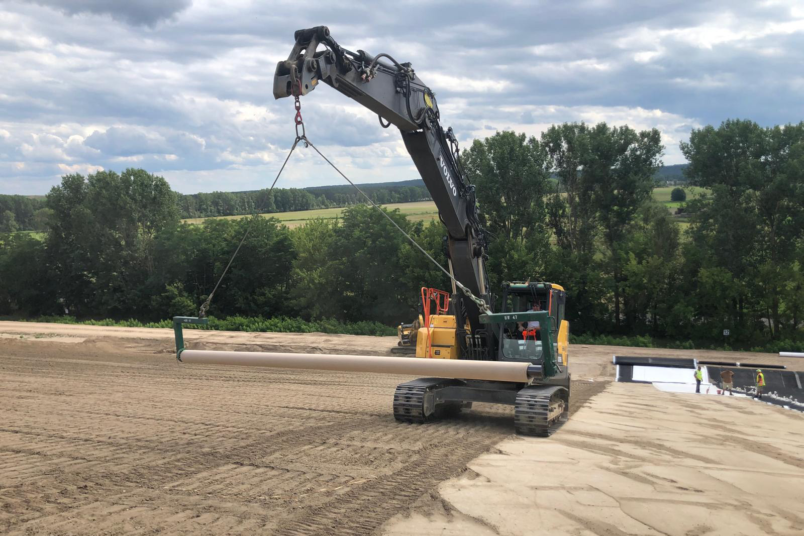 Erdarbeiten mit Baumaschine